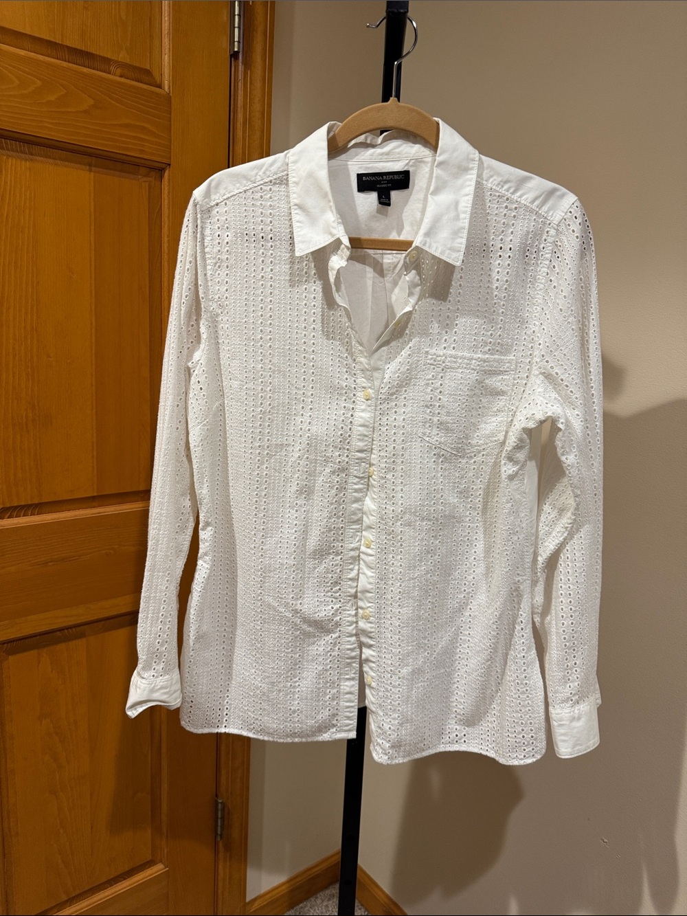 Women's Banana Republic White Eyelet Long-Sleeve Button-Down Shirt Sz L